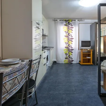 Apartman Monocale Nel Centro Di *